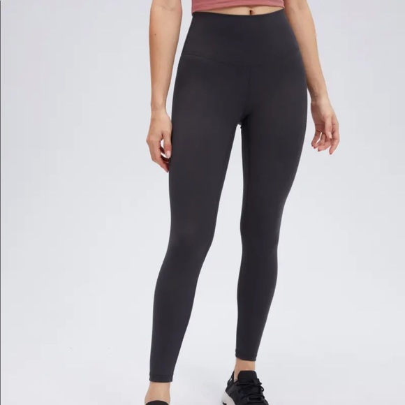 7/8 yoga leggings (brand new) - Picture 5 of 5